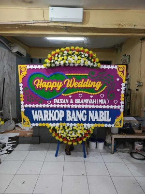 Papan Bunga di Periuk