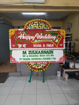 Papan Bunga di Periuk
