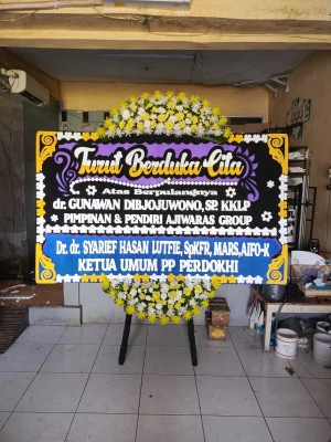 Papan Bunga di Periuk